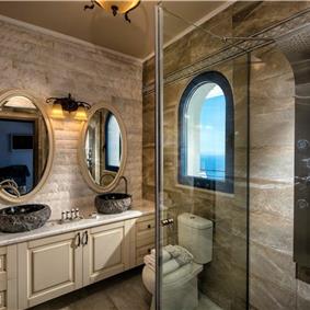 6 bedroom luxury villa with pool near Agia Pelagia, sleeps 12